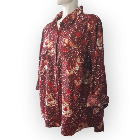 Penningtons red fire flower boho print soft button up top with pockets 1X - Picture 4 of 13